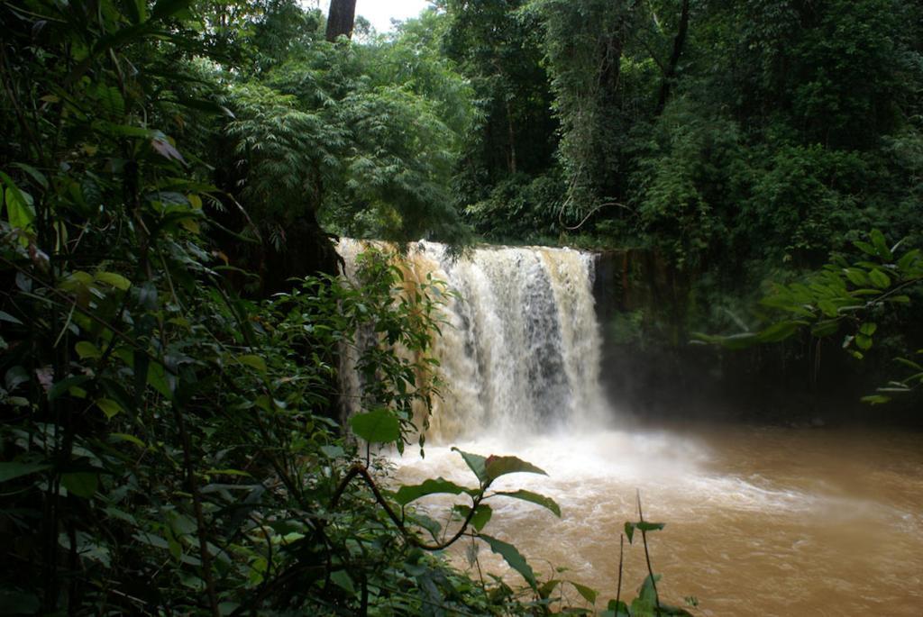 Mondulkiri Hotel Сенмонором Экстерьер фото