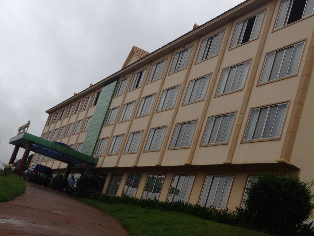 Mondulkiri Hotel Сенмонором Экстерьер фото