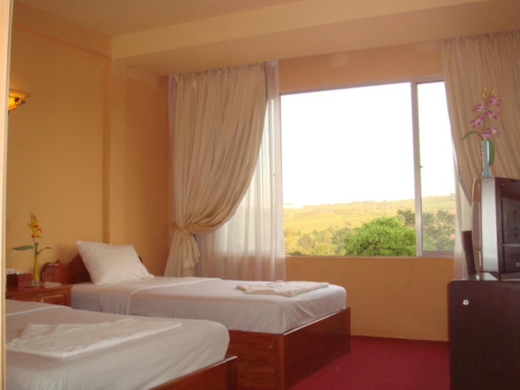 Mondulkiri Hotel Сенмонором Экстерьер фото